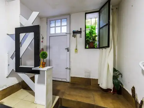 Casa 2 ambientes con 1 baño
