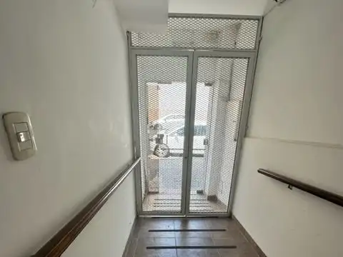 58 E/ 5 Y 6 - CONSULTORIOS/ LOCAL EN VENTA