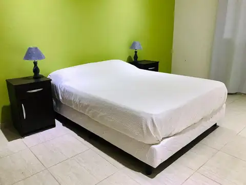 Casa en Alquiler Temporal con 3 cocheras