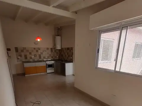 Depto Tipo Casa en Alquiler de 2 ambientes