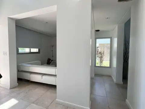 Casa en Venta en Puertos - Barrio Ceibos, USD 490.000