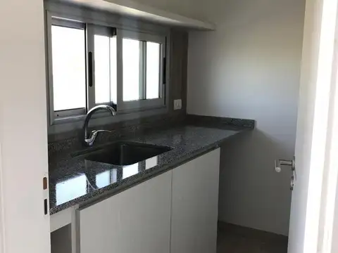 Casa 6 ambientes con 3 baños