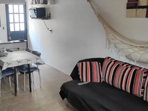 EXCELENTE DUPLEX INTERNO DE 3 AMBIENTES CON PATIO *ESCUCHA PROPUESTA*