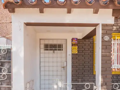 Casa 6 ambientes con 2 baños
