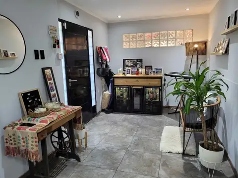 Casa en Venta en Caseros, USD 195.000