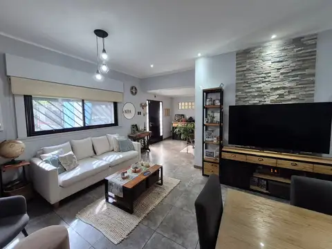 Casa en Venta en Caseros, USD 195.000