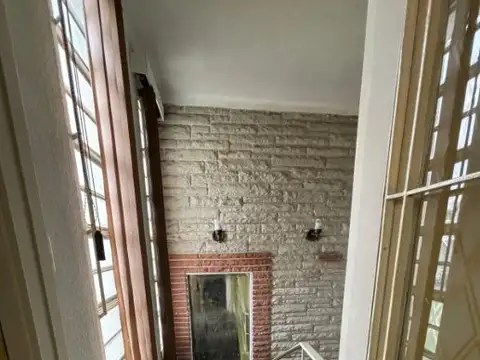 Defensa 1000, Piso 1