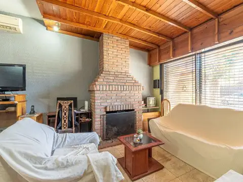 Casa en Venta en Villa Santos Tesei, USD 136.000