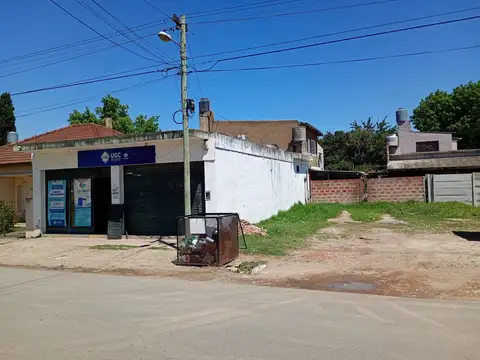 Local con terreno en venta en Garin