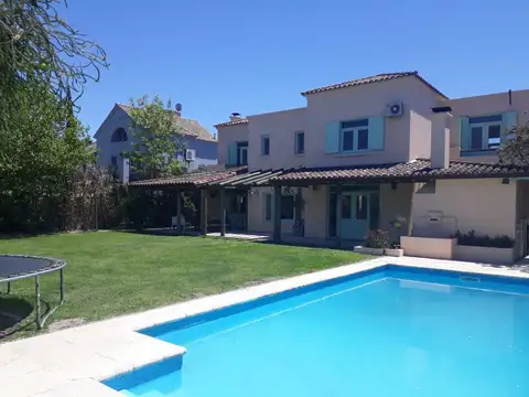 ALQUILER TEMPORARIO BARRIO CERRADO LAGUNA DEL SOL, CASA 4 DORMITORIOS CON PILETA