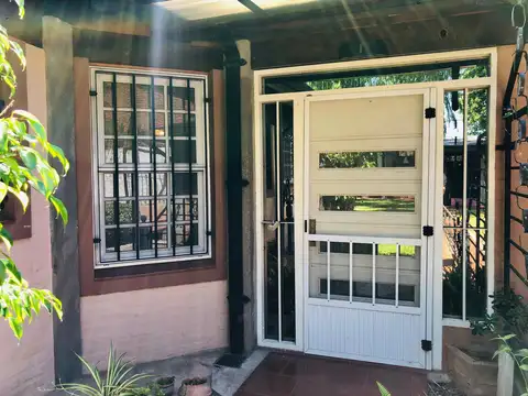 Depto Tipo Casa en Venta con 1 cocheras