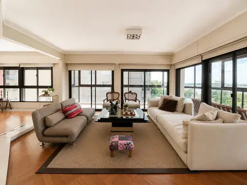 VENTA: Depto de 4 dormitorios con balcón, vista al rio, dos cocheras y amenities. Barrio Martin