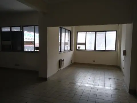 Oficina en Venta al Este