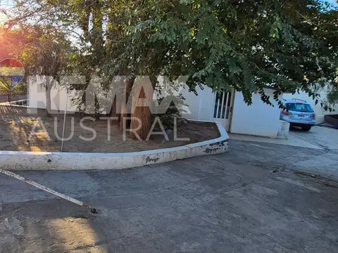 Avenida Capitán Fragata Moyano 100