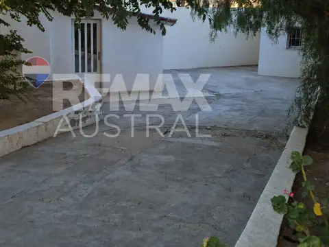 Avenida Capitán Fragata Moyano 100