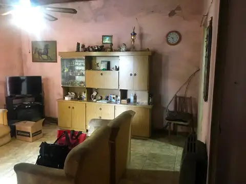 EN VENTA - CASA 4 AMBIENTES A RECICLAR - SAN MIGUEL