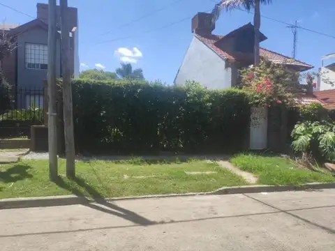 Terreno en Venta en Villa España, USD 53.000
