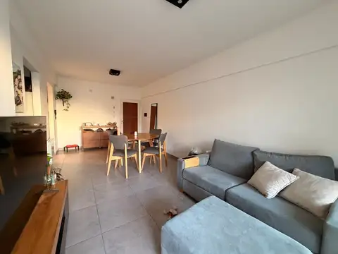 Venta, hermoso y amplio dpto 2 amb, pleno Lanusita