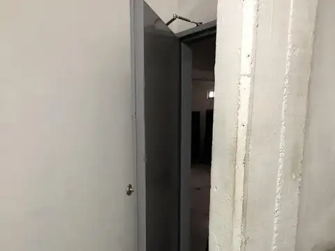 Depósito de 1.100 m2 en alquiler - Paternal