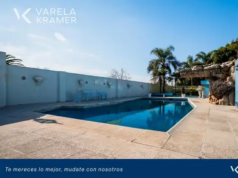 Casa en Venta con 17 cocheras