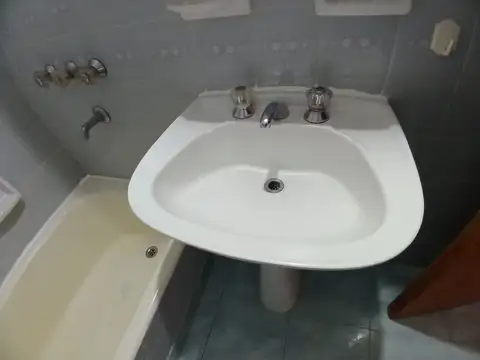 Departamento en Alquiler en Florida Mitre/Este, $ 800.000