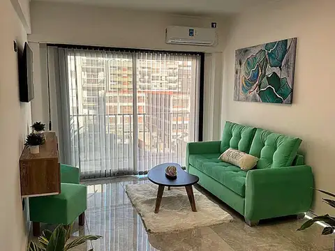 Venta Departamento 3 ambientes con Balcón a la calle. Zona Centro