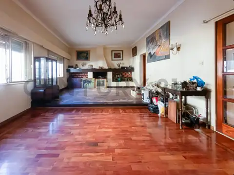 Agrelo 3800, Piso 0