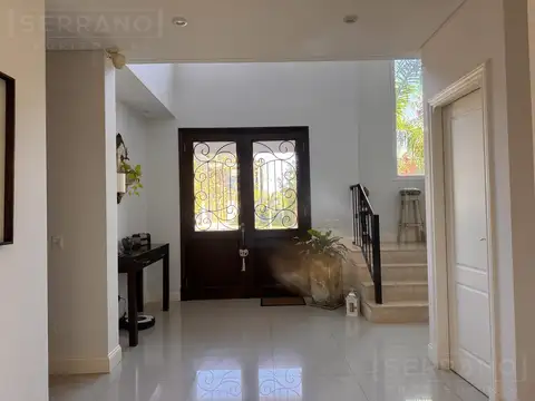 Casa en Alquiler Temporal con 5 cocheras