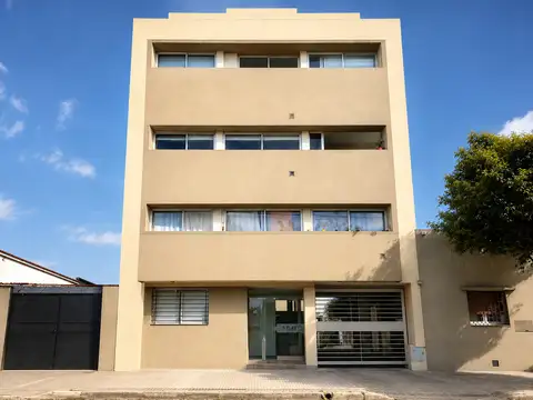 65 e/ 26 y 27 1500, Piso 1