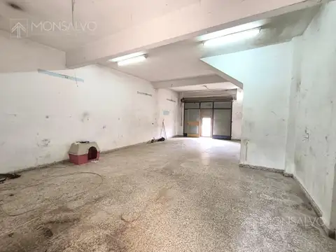 Italia al 5900 entre Profersor Simon y Sgto. Cabral