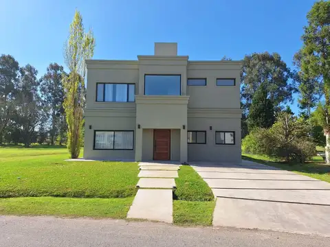 Casa en alquiler en El Ombú