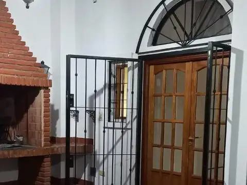 ALQUILER- CASA 8 AMBIENTES - JOSE C PAZ