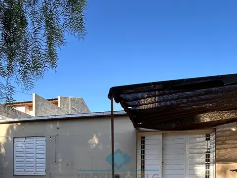 Casa 2 ambientes con 1 baño