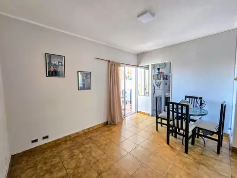 Carlos Calvo 100, Piso 1