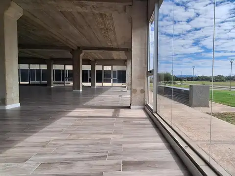 Oficina en Alquiler al Norte