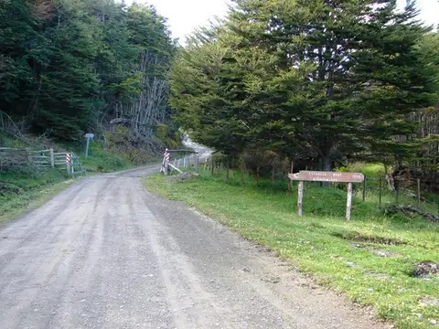 1000 has en el Fin del Mundo, con 4 km de costa sobre el Canal de Beagle