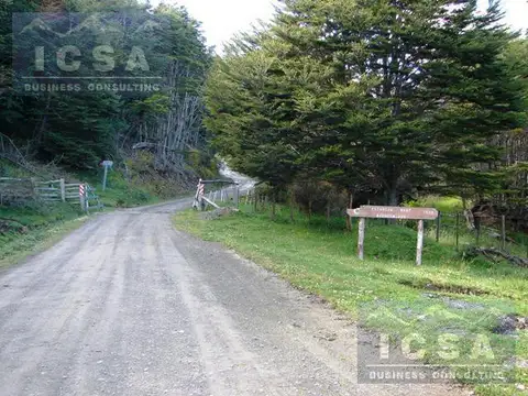 1000 has en el Fin del Mundo, con 4 km de costa sobre el Canal de Beagle