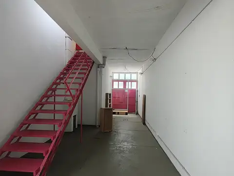 Galpón en alquiler + casa + local  en Monte Grande