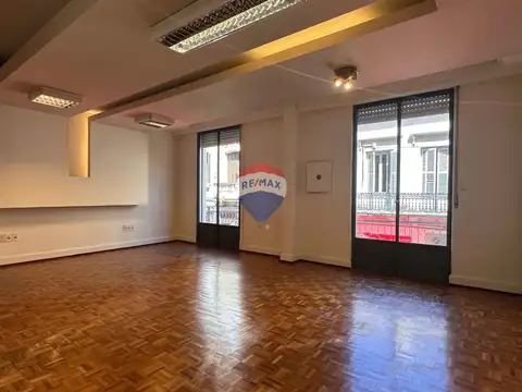 Oficina en Alquiler en Ciudad Vieja, USD 1.950