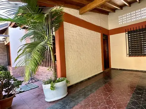 25 de Mayo 1600