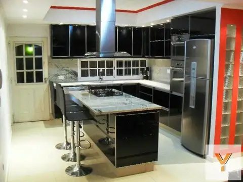 Casa en venta - 6 Dormitorios 4 Baños - 400Mts2 - Villa José León Suárez, General San Martín