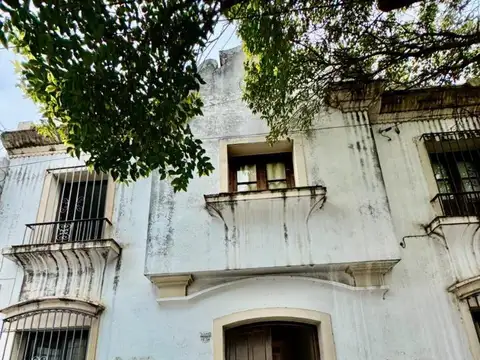 CASA EN VENTA CALLE MITRE DE 3 DORMITORIOS