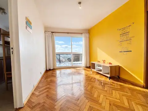 3 amb con balcón y vista abierta - súper luminoso.