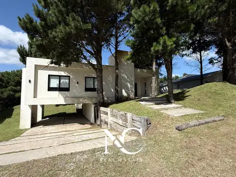 Casa en venta en Costa Esmeralda con piscina