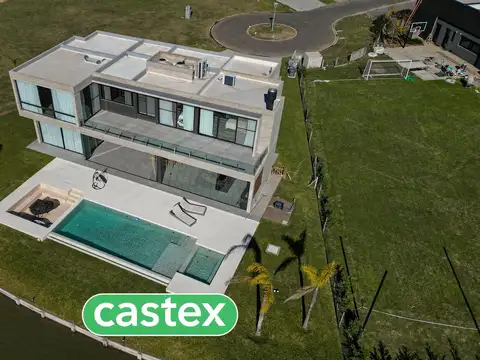 Casa 6 ambientes con 4 baños