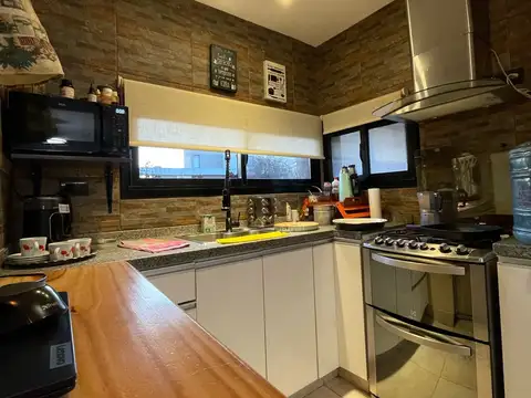 Casa en Venta en Villa Catalina, USD 140.000