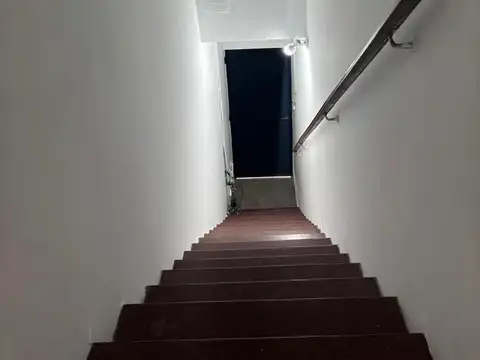 Departamento con patio y parrillero