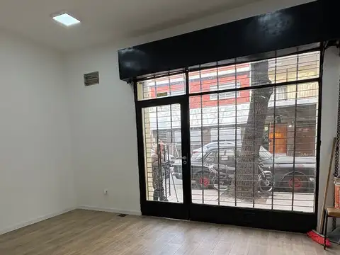 Local en Alquiler en Flores, $ 900.000