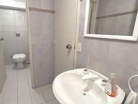 Oficina en Alquiler con 1 cochera