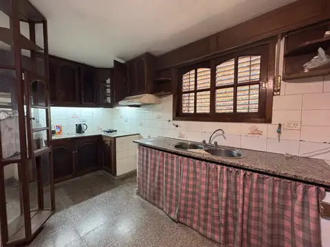 3 de Febrero  al 900